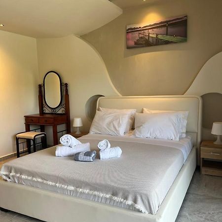 Suites Ris Néa Péramos Esterno foto
